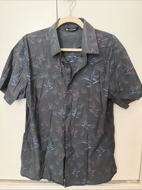 Travis Mathew gray button down dress shirt M
